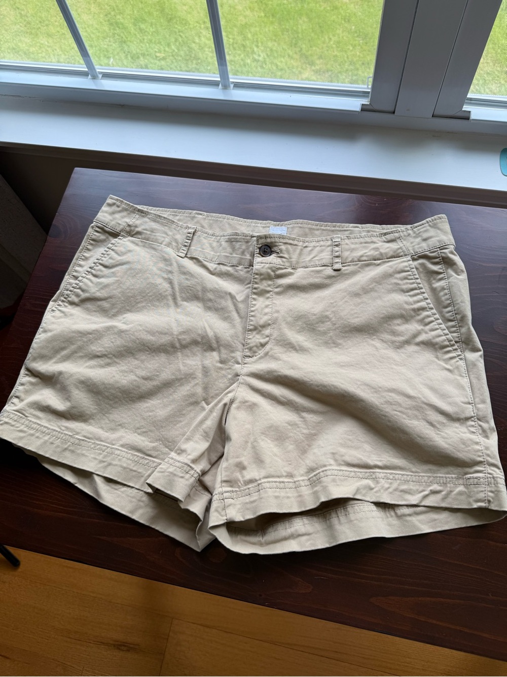 SET OF THREE PAIRS of Gap Women's Chino Shorts in Beige, Olive, & Black, Size 18